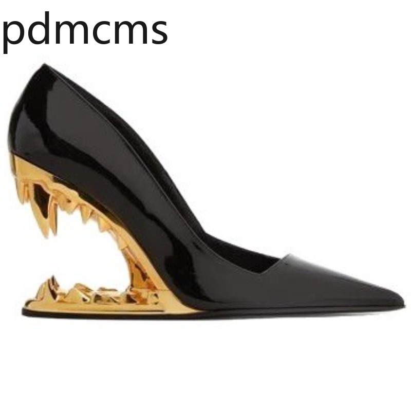Patent Leather Pump - Luxe damespumps met metalen tandjes, hoge