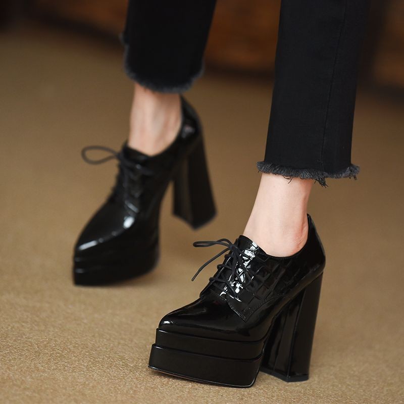 Puntschoen Hoge Hakken Met Ban - Patent Leather Pump recensie en prijs