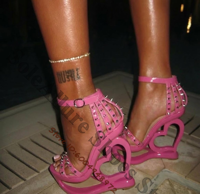 Heet roze spike-studded sandal - Women Shoes Wedges recensie en prijs