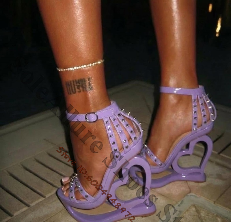 Heet roze spike-studded sandal - Women Shoes Wedges recensie en prijs