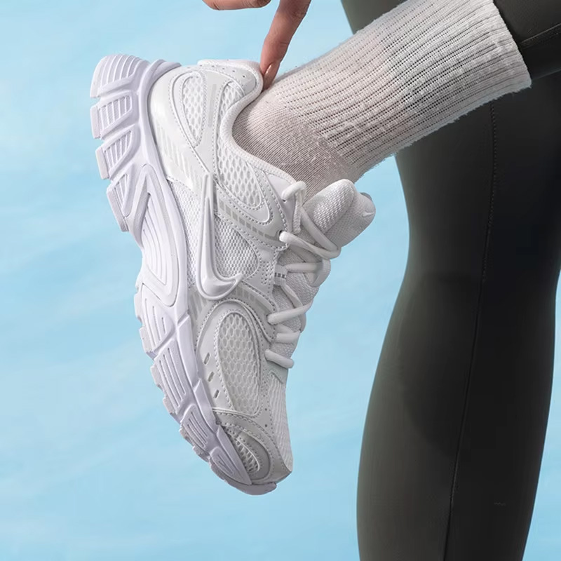 Nike W NIKE V5 RNR HQ7901-101  - Women Shoes Zoom recensie en prijs