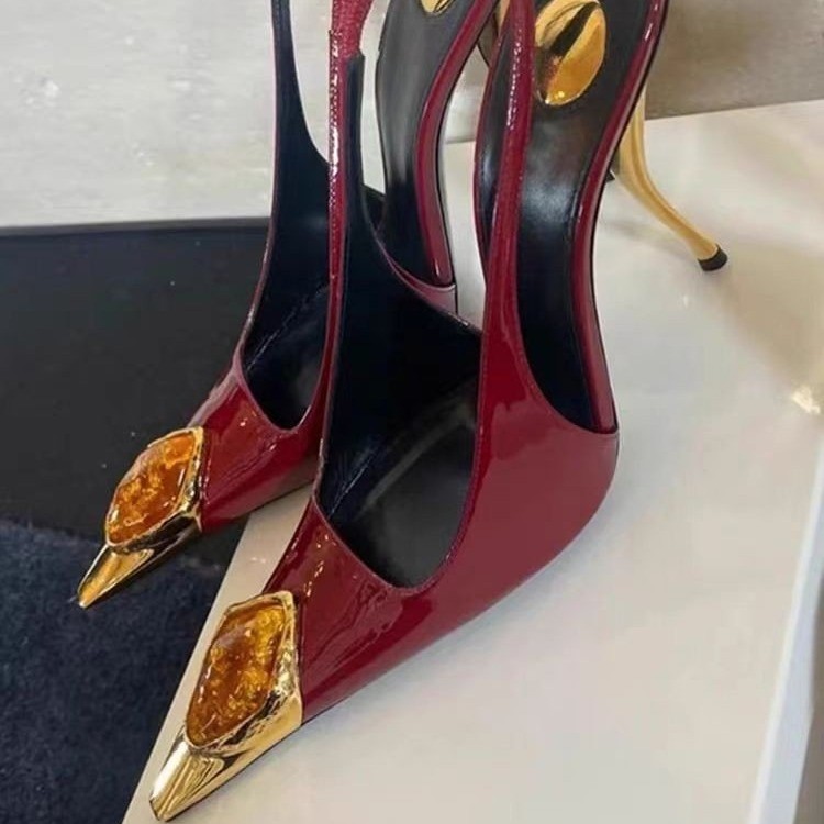 Sterstijl Edelsteen Metalen Ne - Patent Leather Pump recensie en prijs