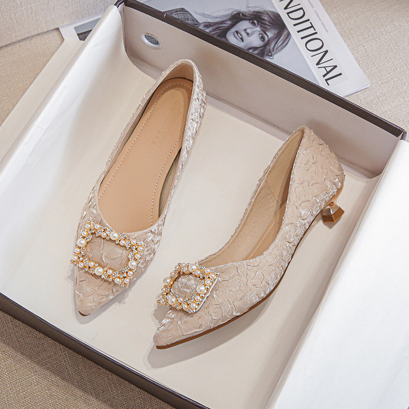 Ivoor getextureerde satijnen p - Women Shoes Heels recensie en prijs